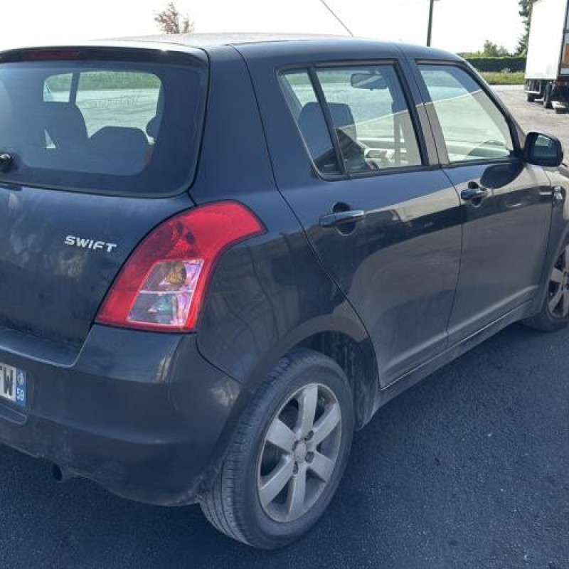Porte avant droit SUZUKI SWIFT 3 Photo n°10