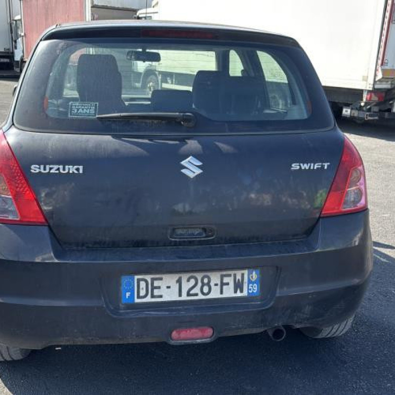 Porte avant droit SUZUKI SWIFT 3 Photo n°12
