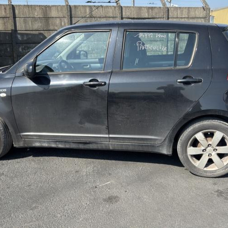 Porte avant droit SUZUKI SWIFT 3 Photo n°13