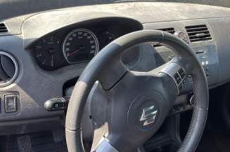 Porte avant droit SUZUKI SWIFT 3