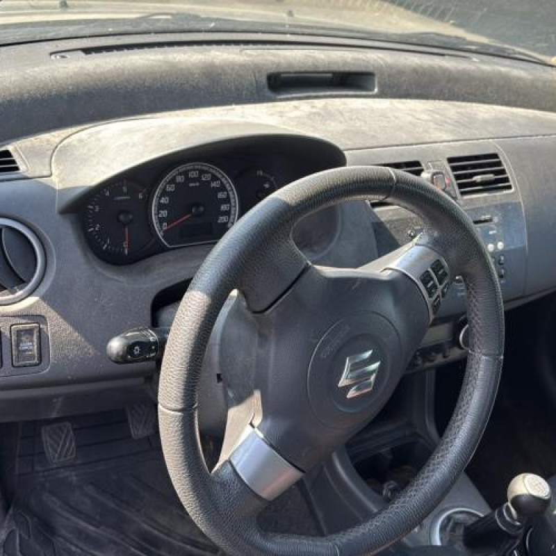 Porte avant droit SUZUKI SWIFT 3 Photo n°20