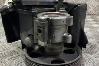 Pompe de direction PEUGEOT 206 Photo n°1