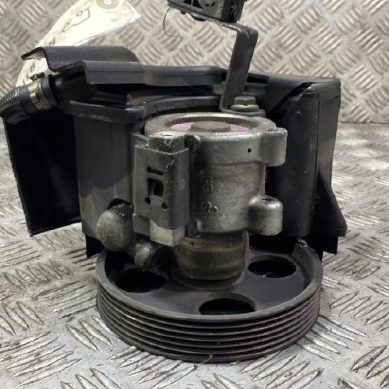 Pompe de direction PEUGEOT 206 Photo n°1