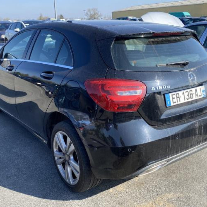 Porte avant gauche MERCEDES CLASSE A 176 Photo n°8