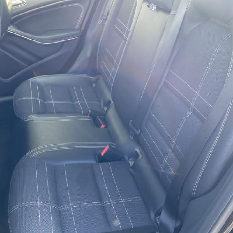 Porte avant gauche MERCEDES CLASSE A 176 Photo n°18