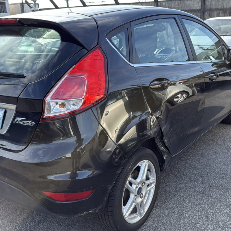 FORD FIESTA 6 PHASE 2 1.0i - 12V Photo n°3