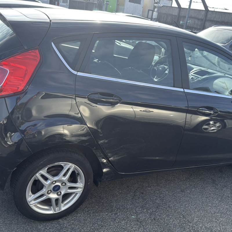 FORD FIESTA 6 PHASE 2 1.0i - 12V Photo n°6