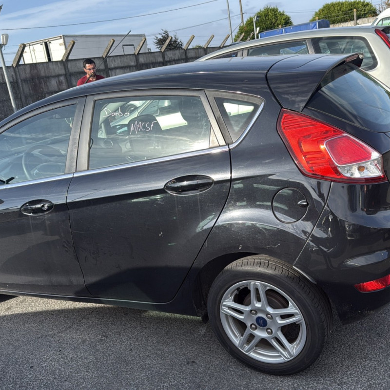 FORD FIESTA 6 PHASE 2 1.0i - 12V Photo n°7