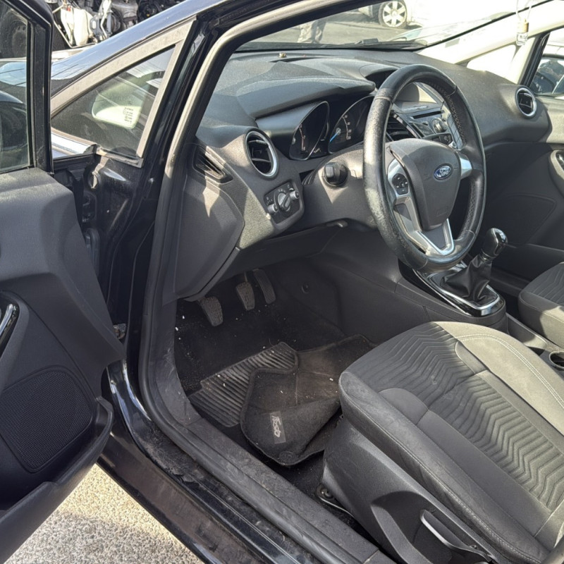 FORD FIESTA 6 PHASE 2 1.0i - 12V Photo n°9
