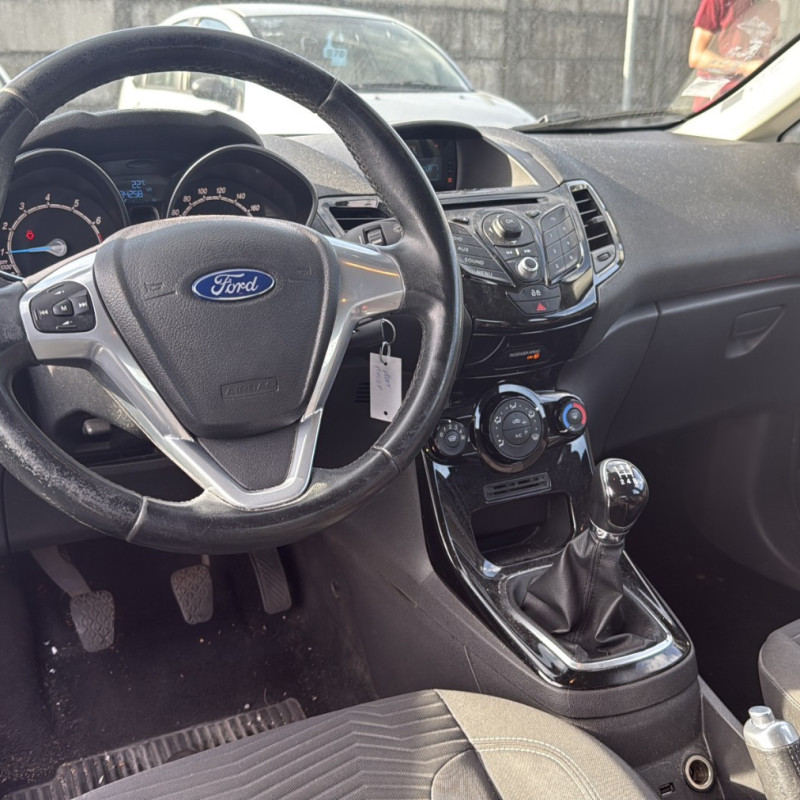 FORD FIESTA 6 PHASE 2 1.0i - 12V Photo n°12