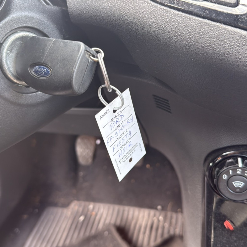 FORD FIESTA 6 PHASE 2 1.0i - 12V Photo n°17