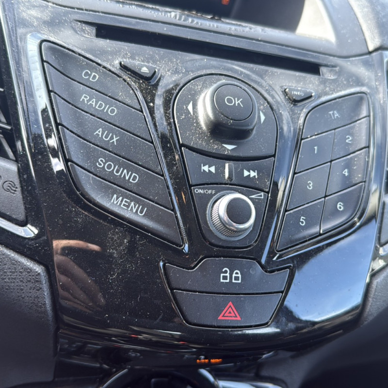 FORD FIESTA 6 PHASE 2 1.0i - 12V Photo n°18