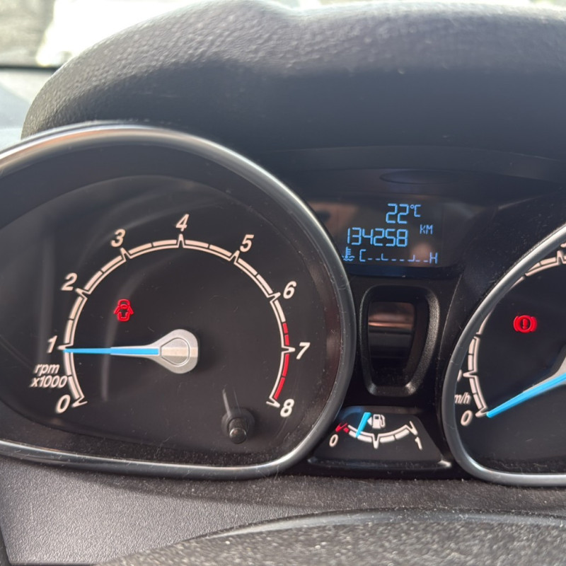 FORD FIESTA 6 PHASE 2 1.0i - 12V Photo n°19