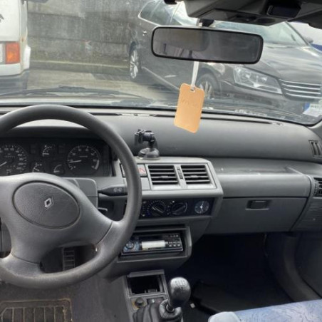 Crochet de remorquage RENAULT CLIO 1