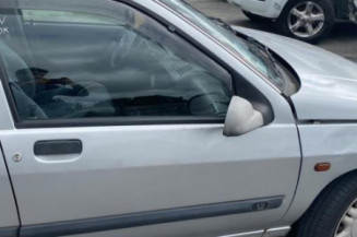 Crochet de remorquage RENAULT CLIO 1