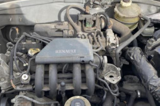 Crochet de remorquage RENAULT CLIO 1