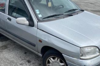 Crochet de remorquage RENAULT CLIO 1