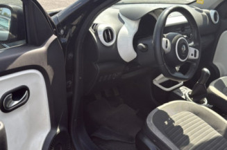 RENAULT TWINGO 3 PHASE 1 1.0i - 12V SCE 70