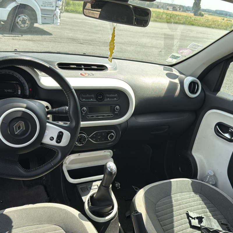 RENAULT TWINGO 3 PHASE 1 1.0i - 12V SCE 70 Photo n°12