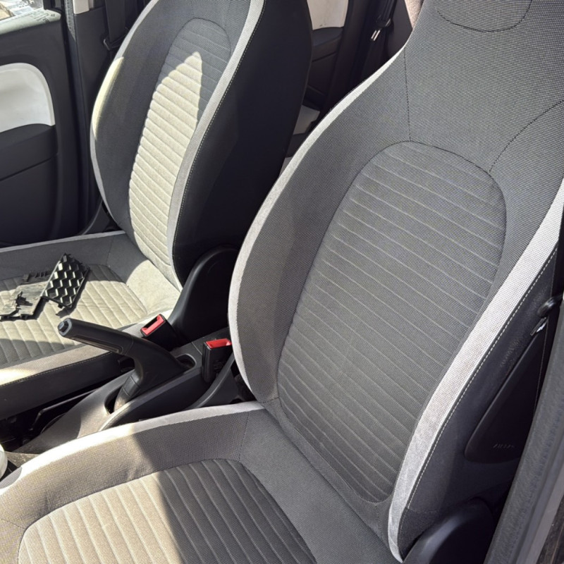 RENAULT TWINGO 3 PHASE 1 1.0i - 12V SCE 70 Photo n°16