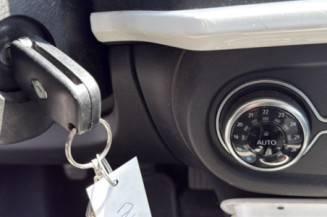 RENAULT TWINGO 3 PHASE 1 1.0i - 12V SCE 70