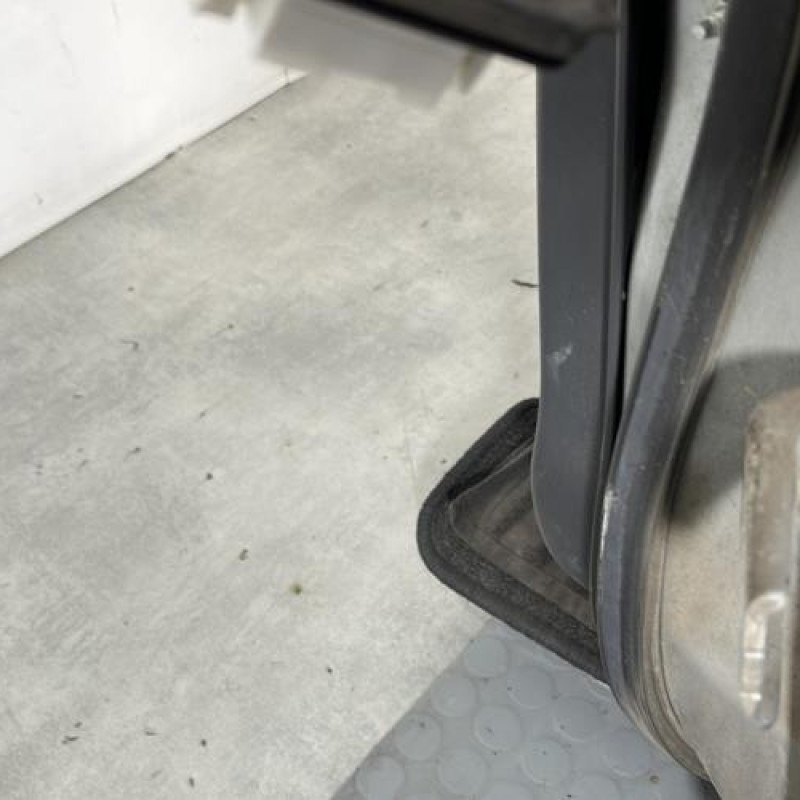 Porte arriere gauche TOYOTA VERSO Photo n°5