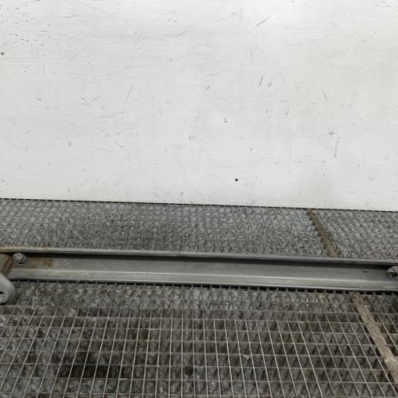 Renfort pare choc arriere (traverse) TOYOTA YARIS 2 Photo n°7