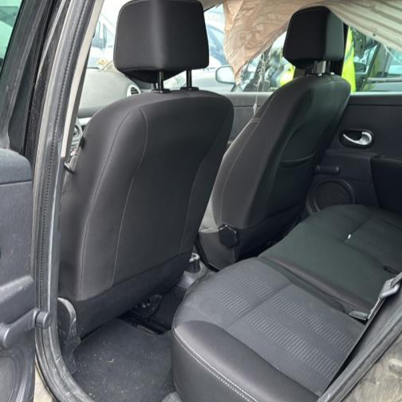 Renfort pare choc avant (traverse) RENAULT CLIO 3 Photo n°17