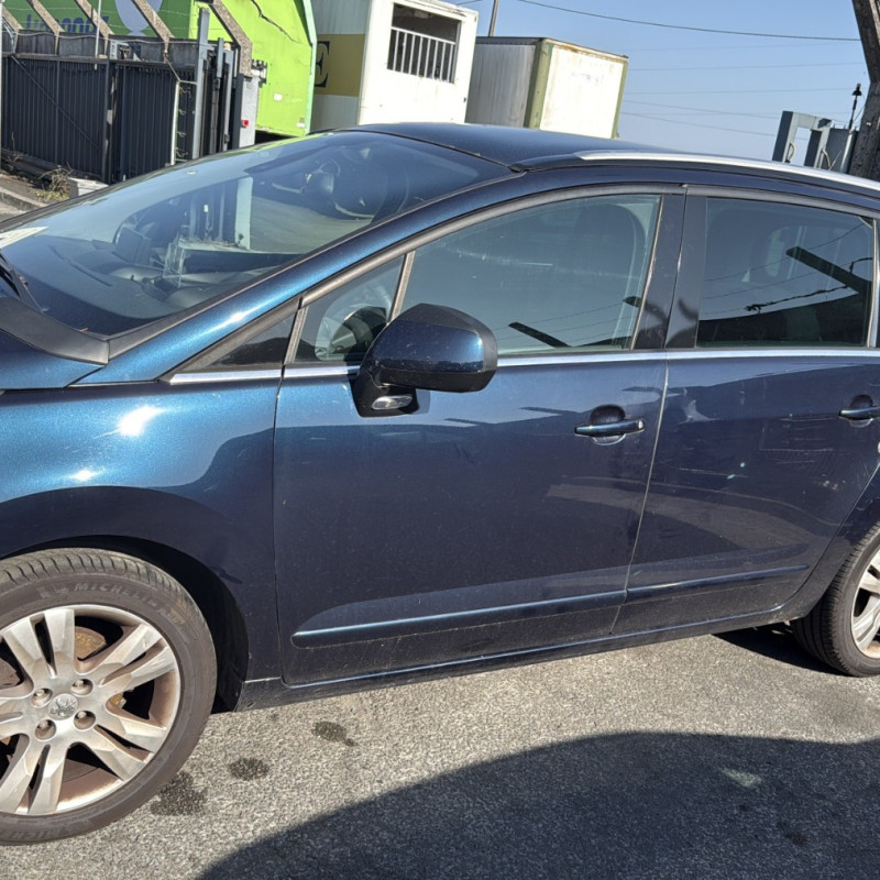 PEUGEOT 5008 1 PHASE 1 1.6 HDI - 16V TURBO Photo n°7