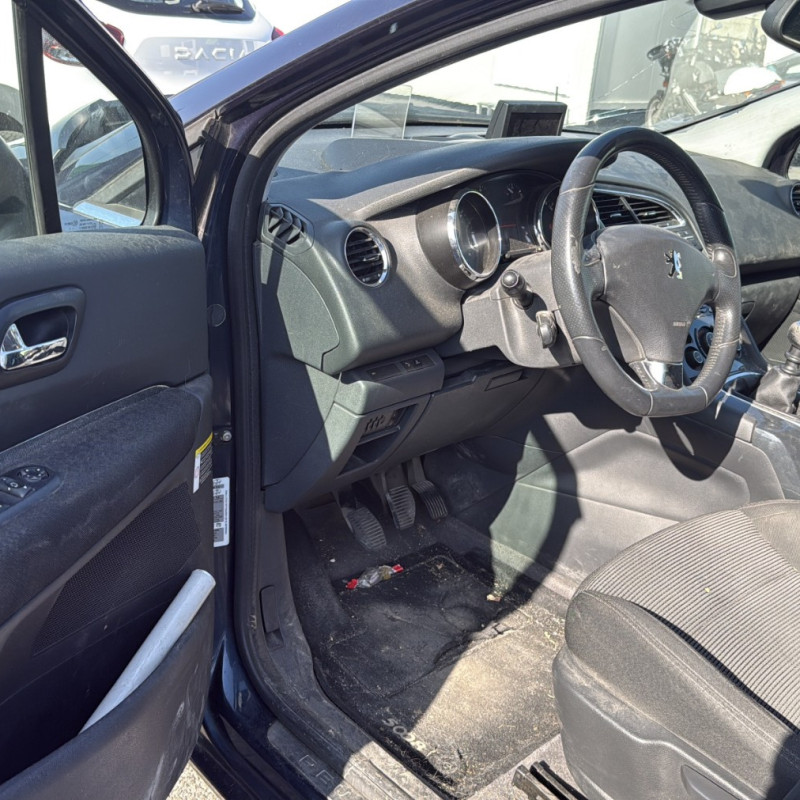 PEUGEOT 5008 1 PHASE 1 1.6 HDI - 16V TURBO Photo n°9