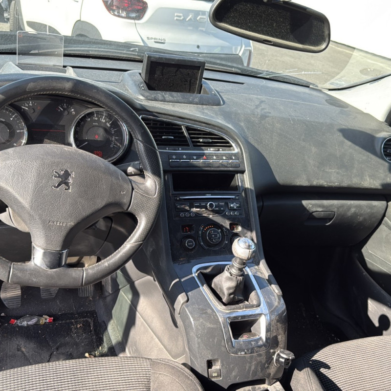 PEUGEOT 5008 1 PHASE 1 1.6 HDI - 16V TURBO Photo n°12