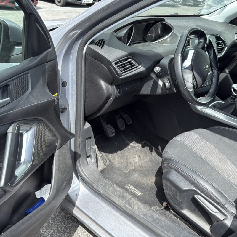 PEUGEOT 308 2 PHASE 2 1.2 PURETECH - 12V TURBO Photo n°21
