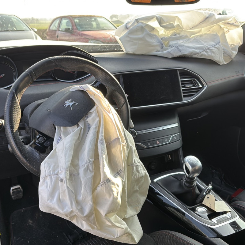PEUGEOT 308 2 PHASE 2 1.5 BLUE HDI - 16V TURBO Photo n°13