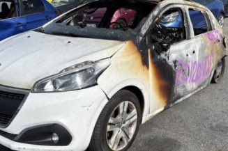 Pompe lave glace avant PEUGEOT 208 1
