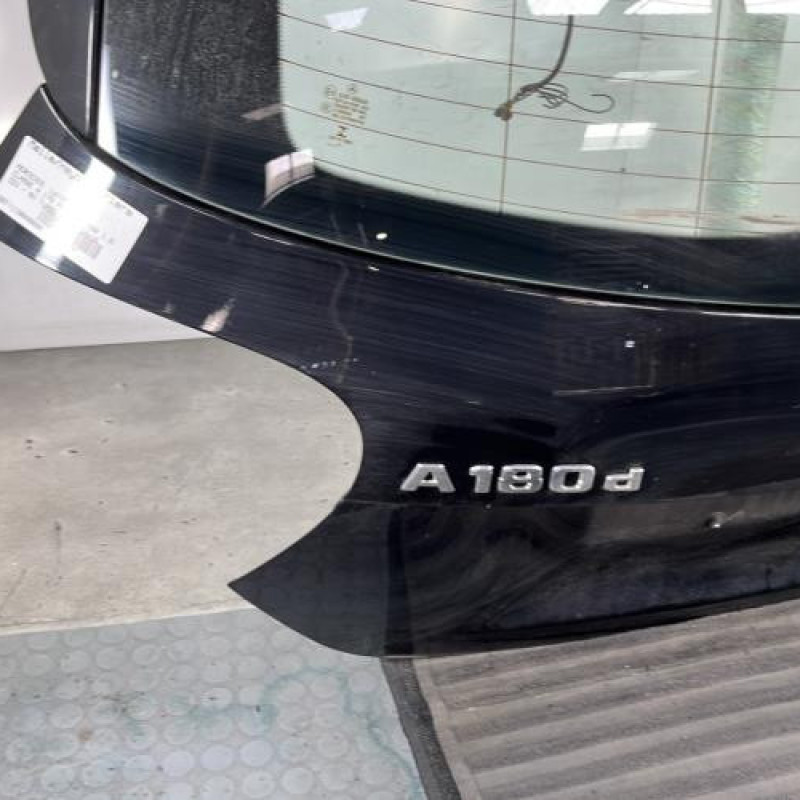 Malle/Hayon arriere MERCEDES CLASSE A 176 Photo n°5