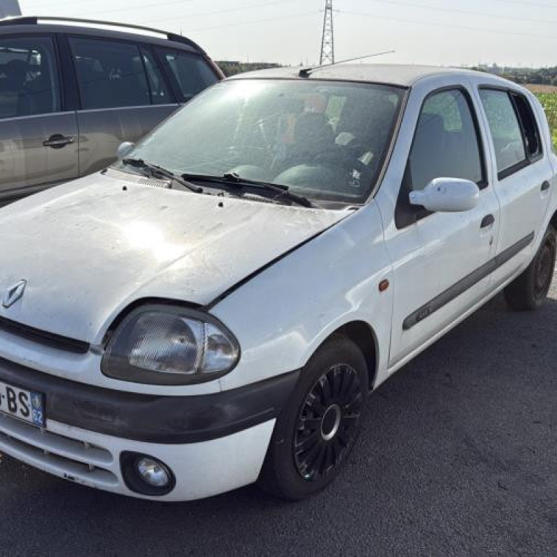 Aile avant gauche RENAULT CLIO 2 Photo n°5