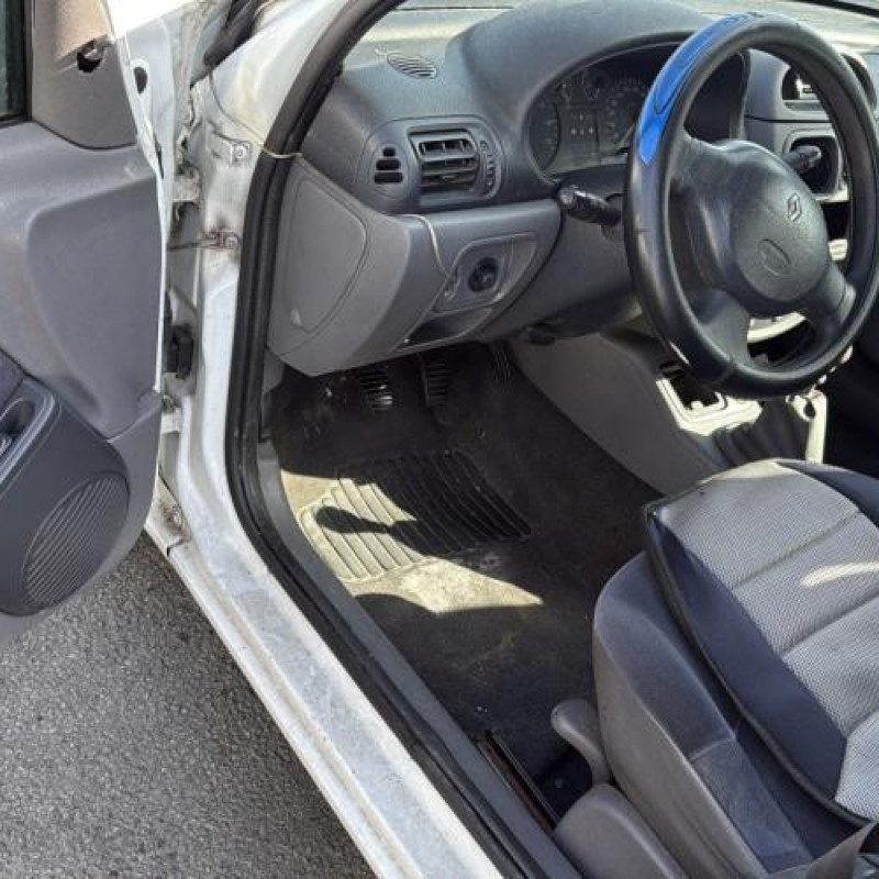Aile avant gauche RENAULT CLIO 2 Photo n°14