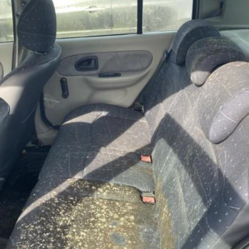 Porte avant droit RENAULT CLIO 2 Photo n°19