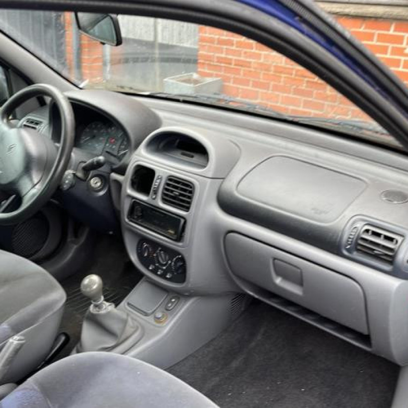Aile avant gauche RENAULT CLIO 2 Photo n°11