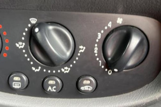 Calandre RENAULT CLIO 2