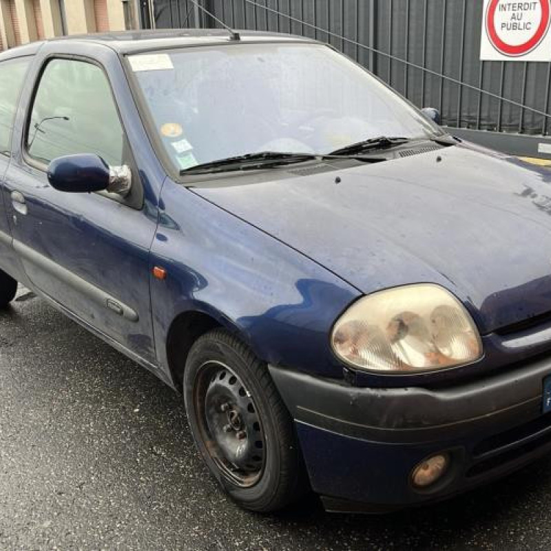 Calandre RENAULT CLIO 2 Photo n°13