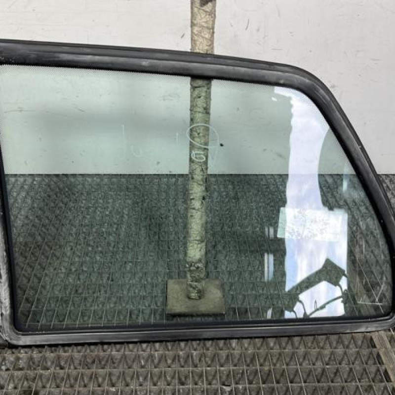 Custode arriere droit PEUGEOT 106 Photo n°4