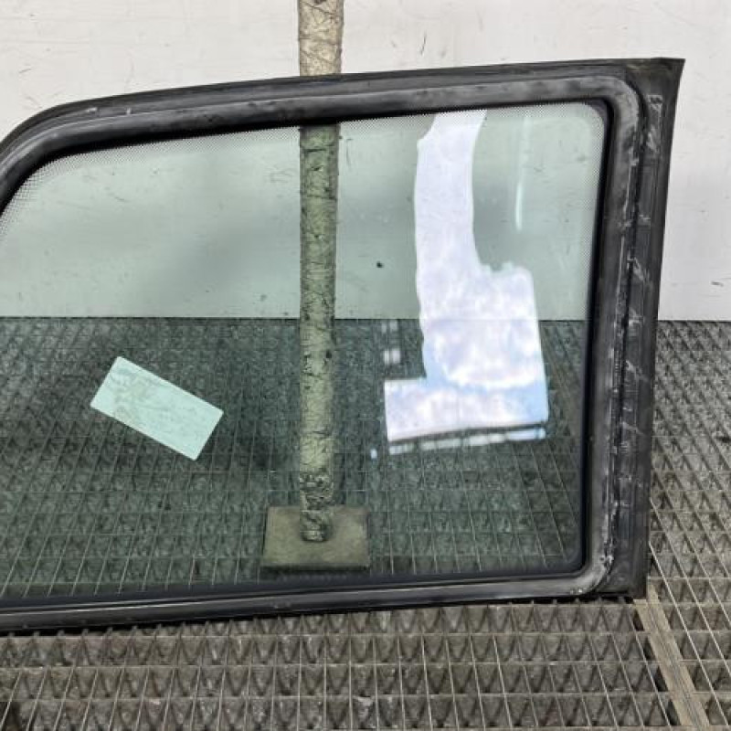Custode arriere gauche PEUGEOT 106 Photo n°4