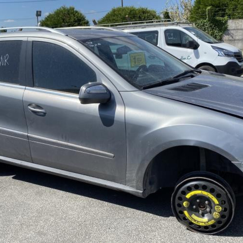 Renfort pare choc avant (traverse) MERCEDES CLASSE M 164 Photo n°13
