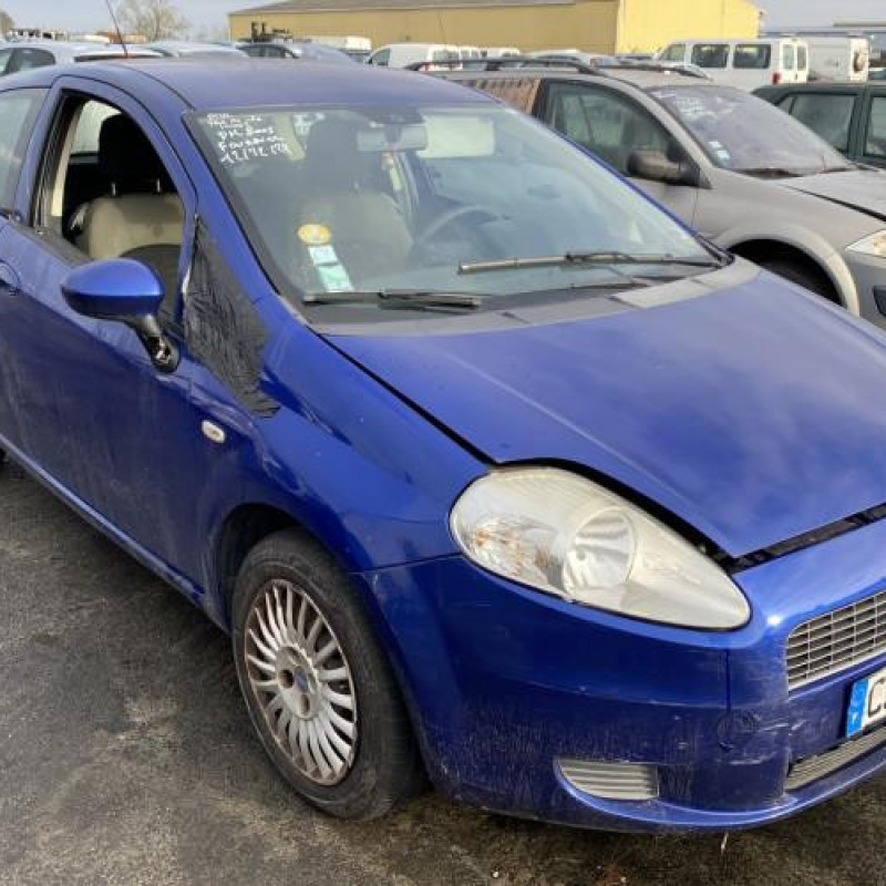 Malle/Hayon arriere FIAT PUNTO EVO 3 Photo n°13