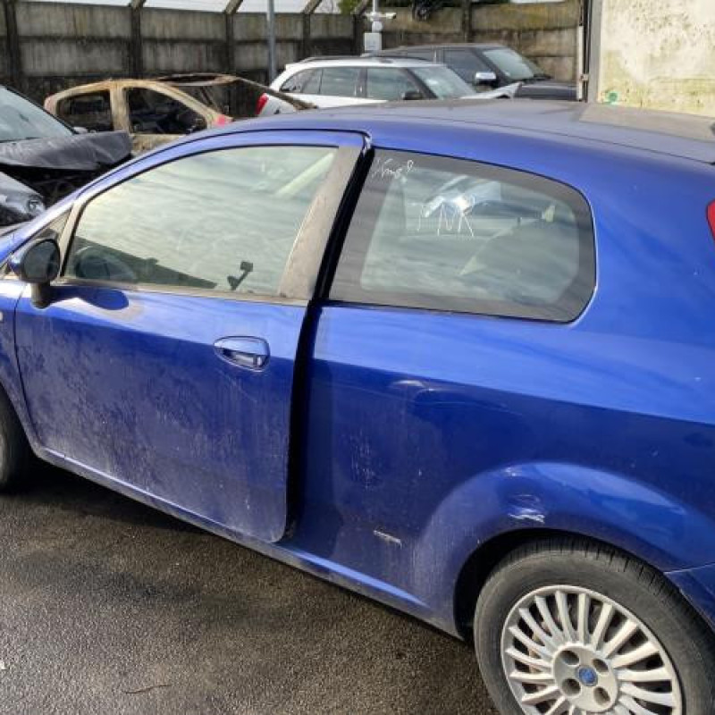 Malle/Hayon arriere FIAT PUNTO EVO 3 Photo n°17