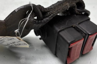 Attache ceinture arriere droit RENAULT CLIO 2