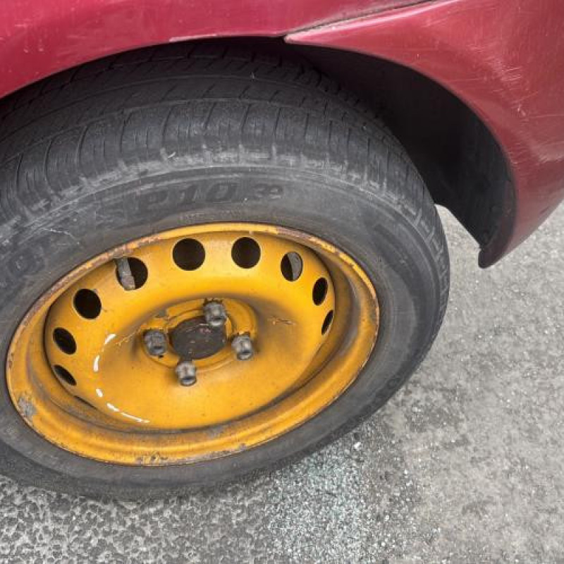 Attache ceinture arriere droit RENAULT CLIO 2 Photo n°20