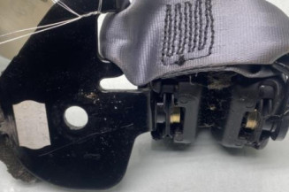 Attache ceinture arriere gauche RENAULT CLIO 2