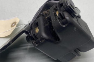 Attache ceinture arriere gauche RENAULT CLIO 2